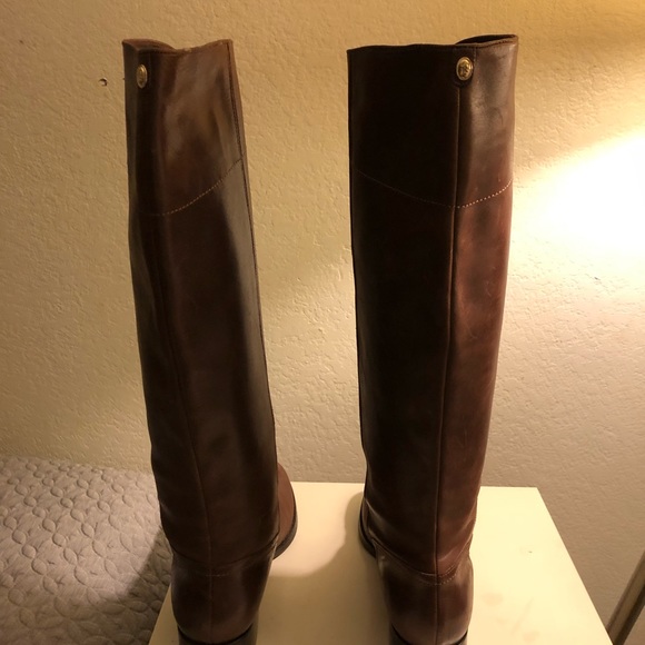 Ivanna trump’s boots or you are if you chose beautiful but not my color hmmm - Picture 7 of 15